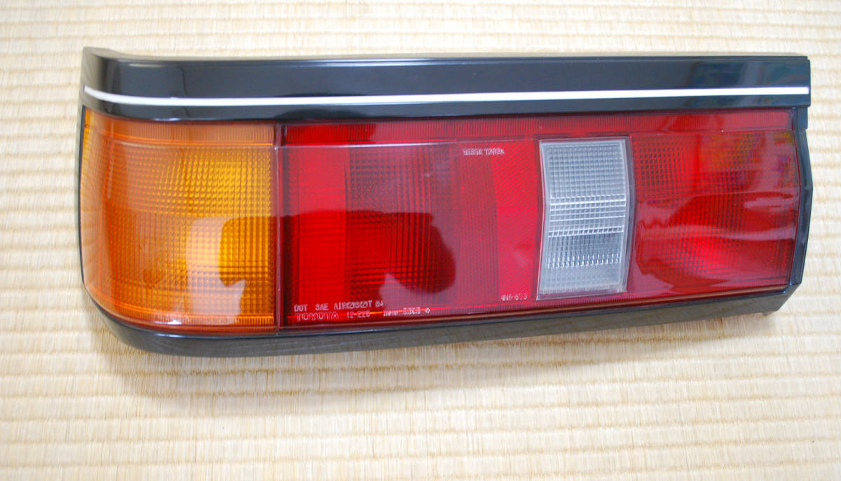 後期 テールランプ レビン AE86 希少AE86 2ドア テールレンズ 右 運転 
