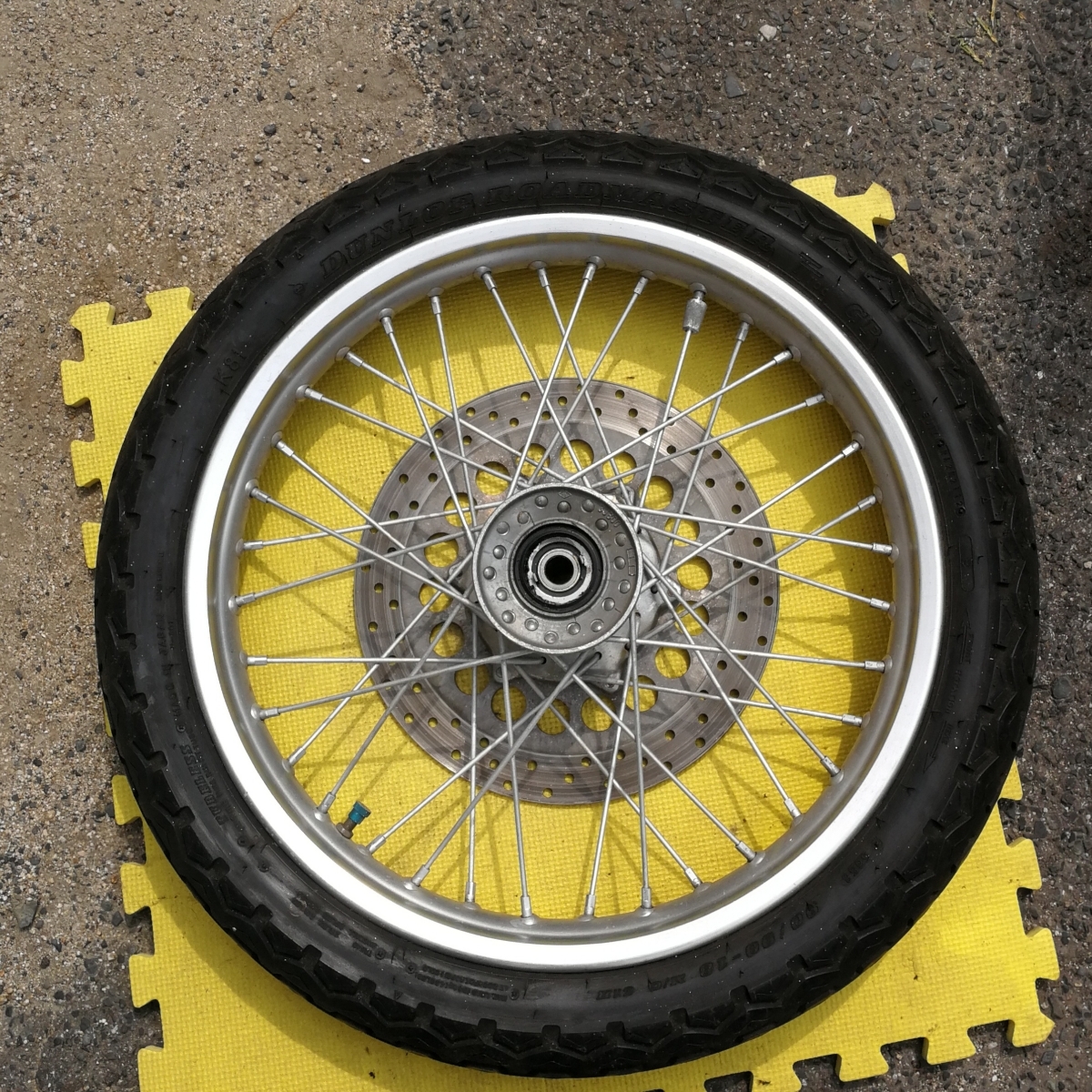 ヤマハ SR400 RH01J/RH03J 純正フロントホイール タイヤ交換後低走行