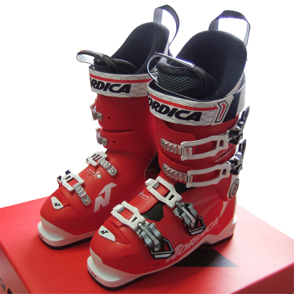 ノルディカ（NORDICA）スキーブーツ　SPEEDMACHINE 100 WH/RED/BK　24.5ｃｍ　定価55000円→