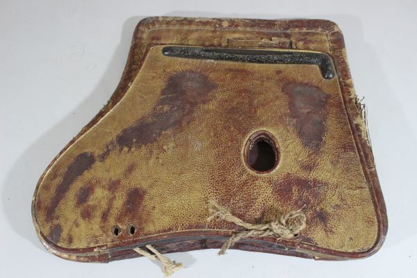 ▲▽肌付　切付　下鞍　革　江戸時代　38×45ｃｍ　3.14ｋｇ　野馬追/相馬/轡/古式馬具/鎧/甲冑/武具▲▽_10