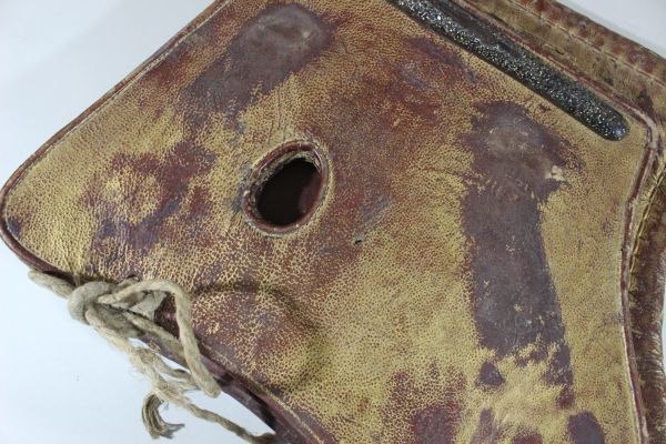 ▲▽肌付　切付　下鞍　革　江戸時代　38×45ｃｍ　3.14ｋｇ　野馬追/相馬/轡/古式馬具/鎧/甲冑/武具▲▽_4