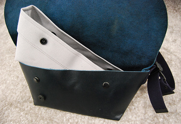 名作！美品 定価￥29，580 ユニアンドコー uni＆co. 「MESSENGER BAG