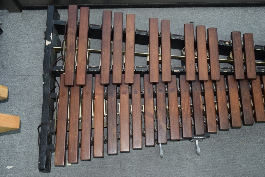 訳あり シロフォン　木琴　３オクターブ フルサイズ　３７鍵盤 マーチングシロフォン