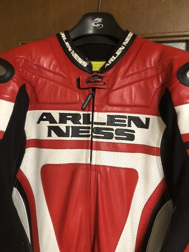#17-USED 綺麗2回着用 ARLEN NESS アレンネス ホワイト/レッド レザーレーシングスーツ サイズ 52