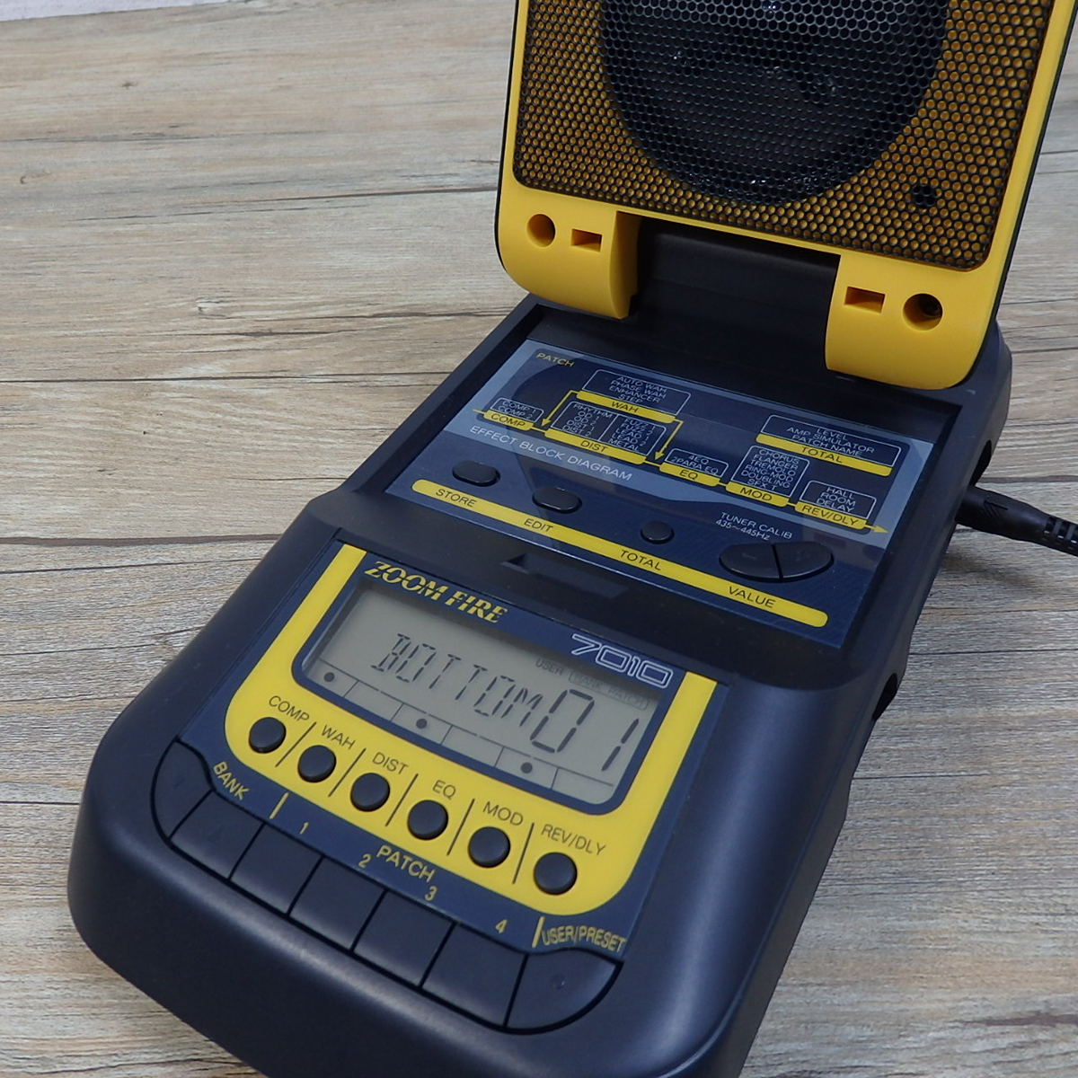 ZOOM ズーム FIRE 7010 マルチエフェクター アンプ スピーカー内蔵 TO