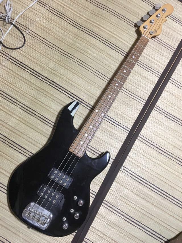 G&L L-2000 | Bass Musical Instruments Tribute CLF Research