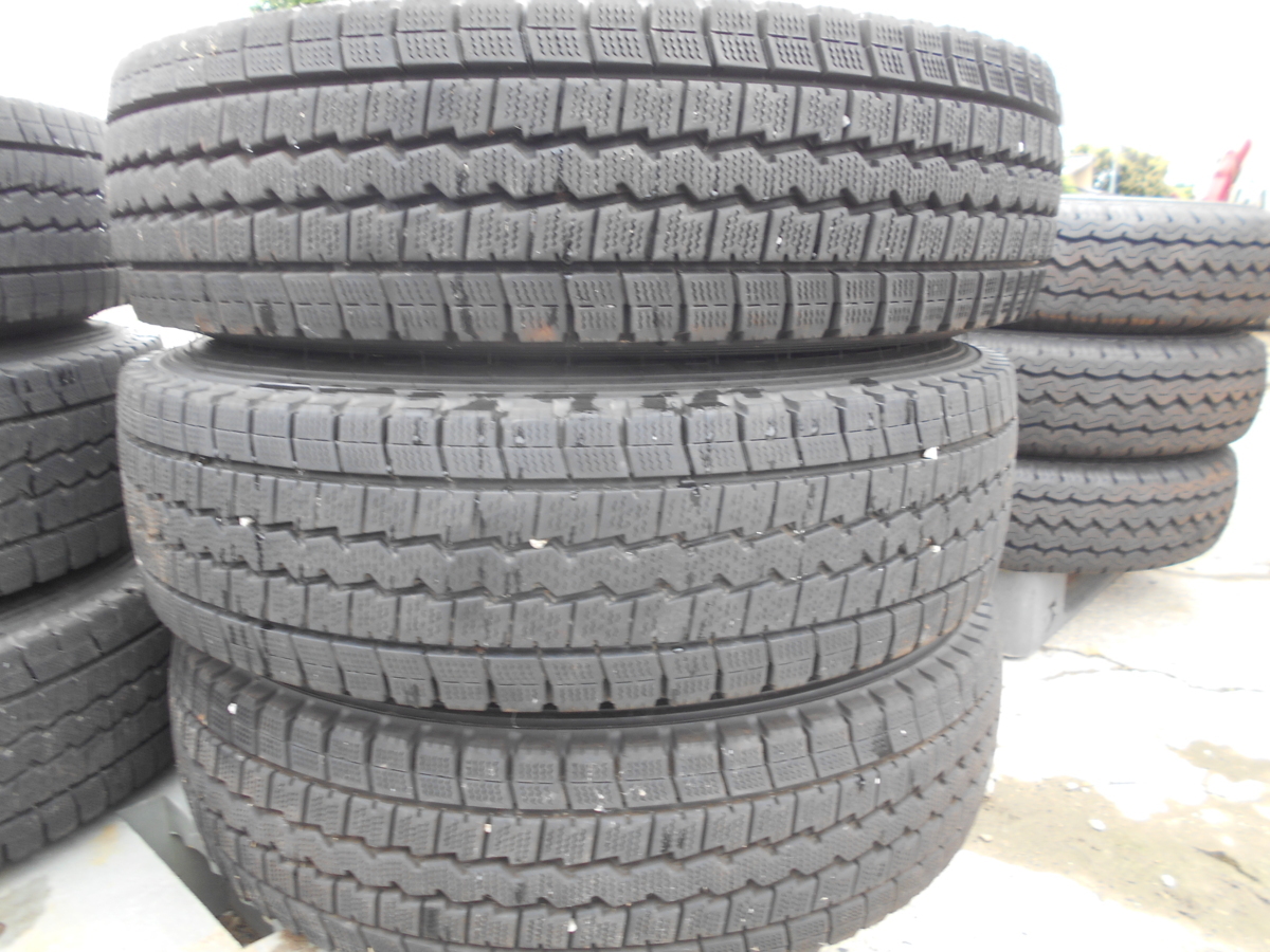 トラックタイヤ ダンロップ ウィンターマックス LT03 205/85R16 117 