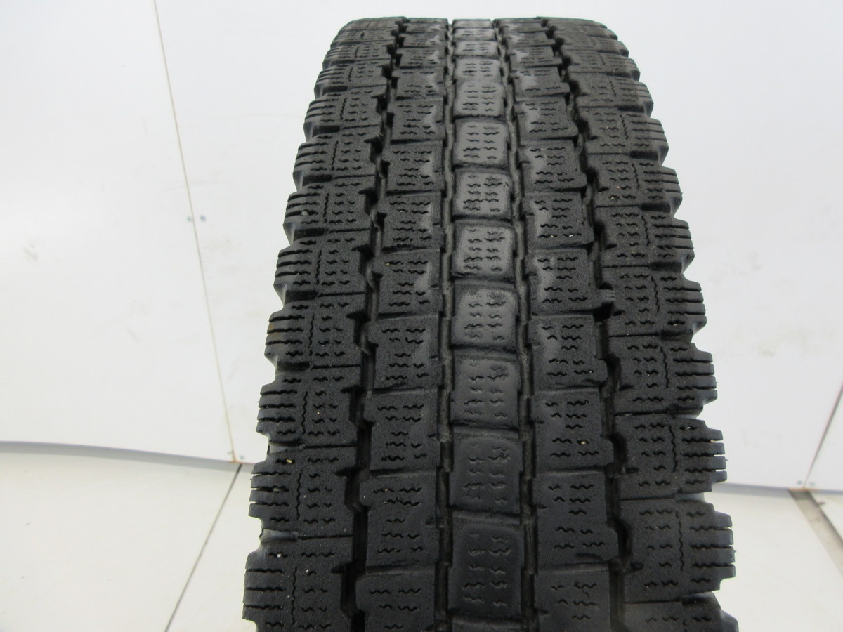 ■中古タイヤ■　6.50R16 12P.R LT BRIDGESTONE BLIZZAK W969 トラック等 4本 リング・チューブ 激安 送料無料 Q305