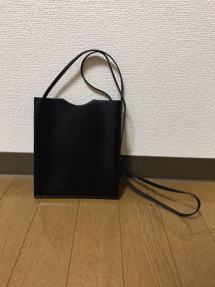 極美品 エルメス HERMES オニメトゥ ブラック レザー ショルダーバッグ 斜めがけ ワンショルダー ポシェット ブラック 本革