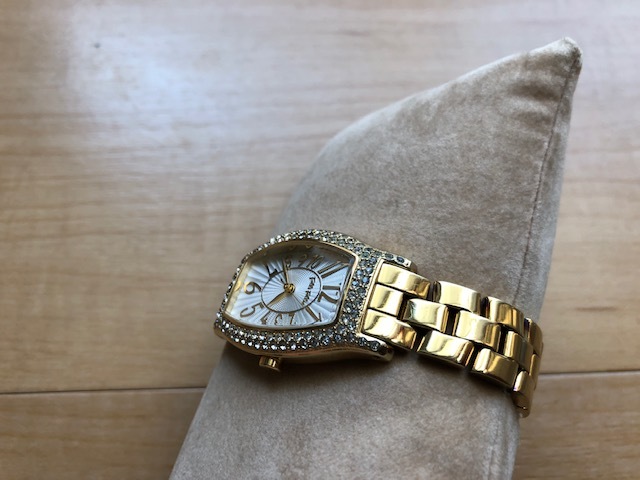 良品レベル 良デザイン FOLLI FOLLIE フォリフォリ 石 ストーンベゼル ゴールドカラー 純正ブレス クオーツ レディース 腕時計