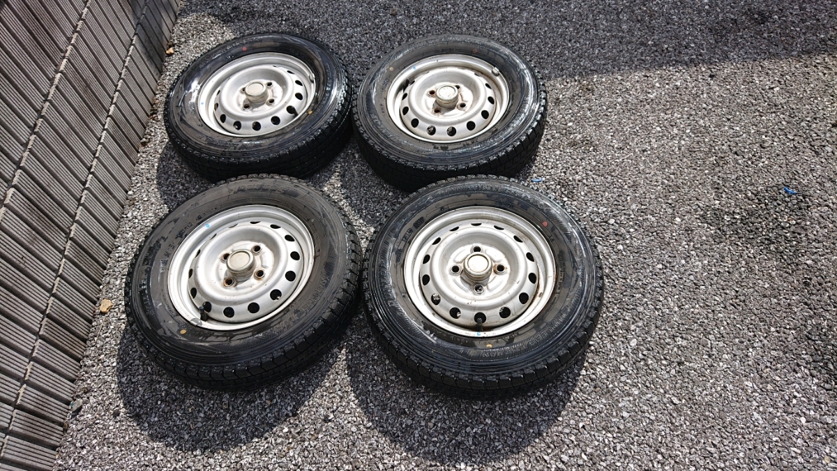 売切 スタッドレスホイールセット 145R12 LT 6PR 国内 バリ山有溝深 4本 着払い