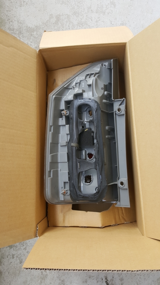 テールランプ ヴォクシー 純正 ZRR75 VOXY repart_z27-24 70系 VOXY