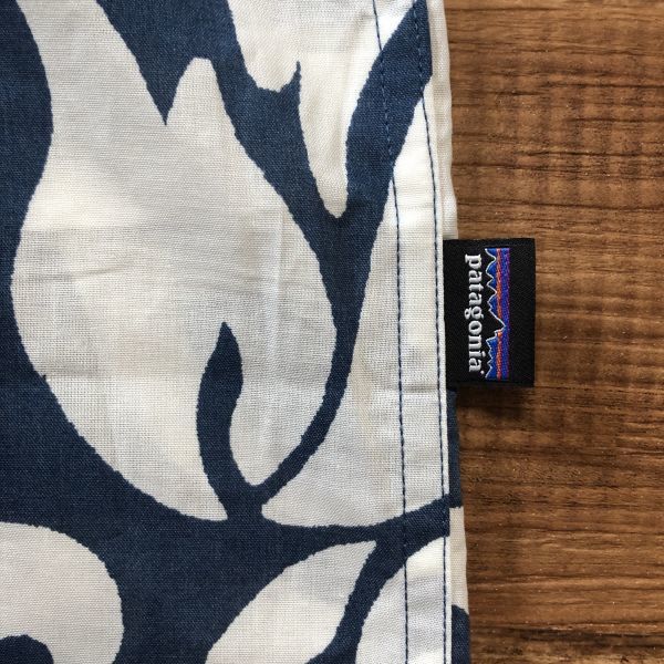 パタゴニア patagonia - 特大ステッカー 非売 新品未使用 デッドストック patagonia(パタゴニア)の「ヴィンテージ古着Patagonia デッドストックの通販 5インチ 総柄 2026年最新パタゴニア デッドストックの人気アイテム メルカリ バギーズショーツ パタゴニアが500着!?古着なのにサイズが選べるパタゴニア専門古着屋でお買い物エンカウント