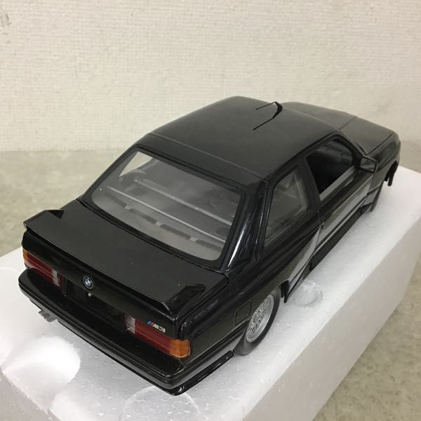 ミニチャンプス M3 ストリート 1⁄18 ミニカー ブラック