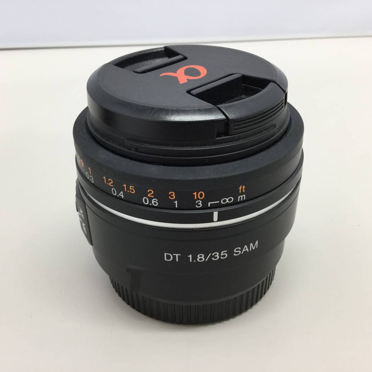 □SONY デジタル一眼カメラ 単焦点35mmレンズ SAL35F18 DT 35mm F1.8