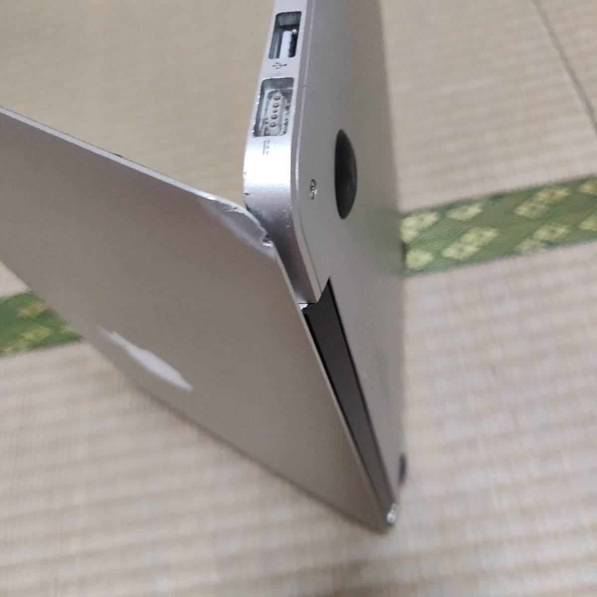 GRDJYC】MacBook Air 11-inch， Mid 2011 corei5 2GB 64GB 本体 充電器 