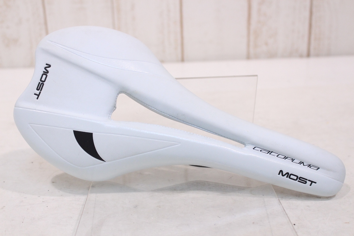 新品未使用品！ピナレロMOSTサドル カーボンレール 超軽量モデル ☆MoST モスト PINARELLO ピナレロ純正 Catopuma サドル CARBONレール