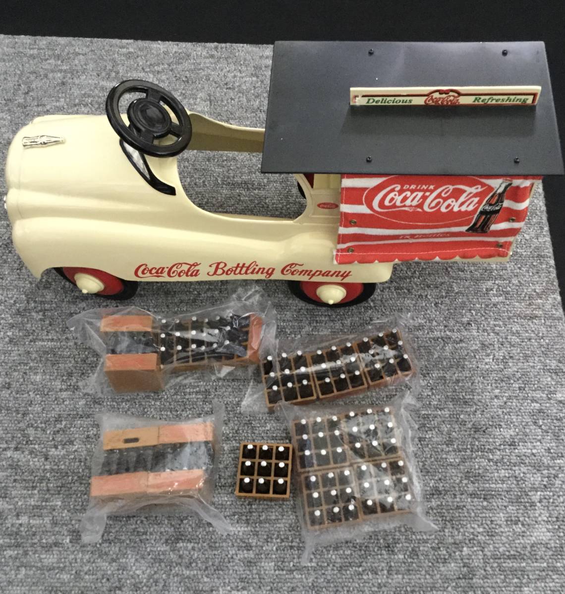 コカコーラ オリジナル デリバリー トラック ペダルカー風 ダイ