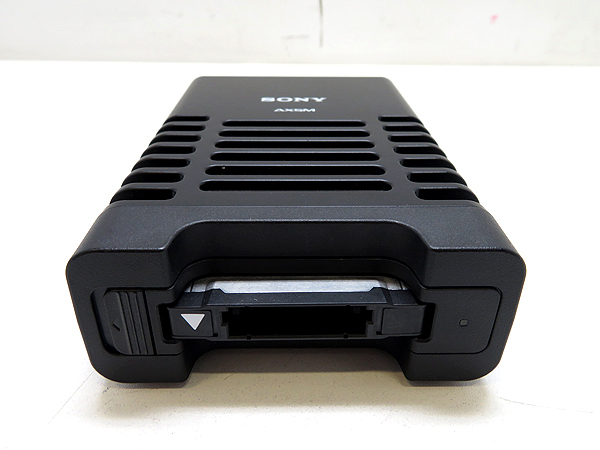 ▽ SONY AXSメモリーカードUSBリーダー AXS-CR1 ▽
