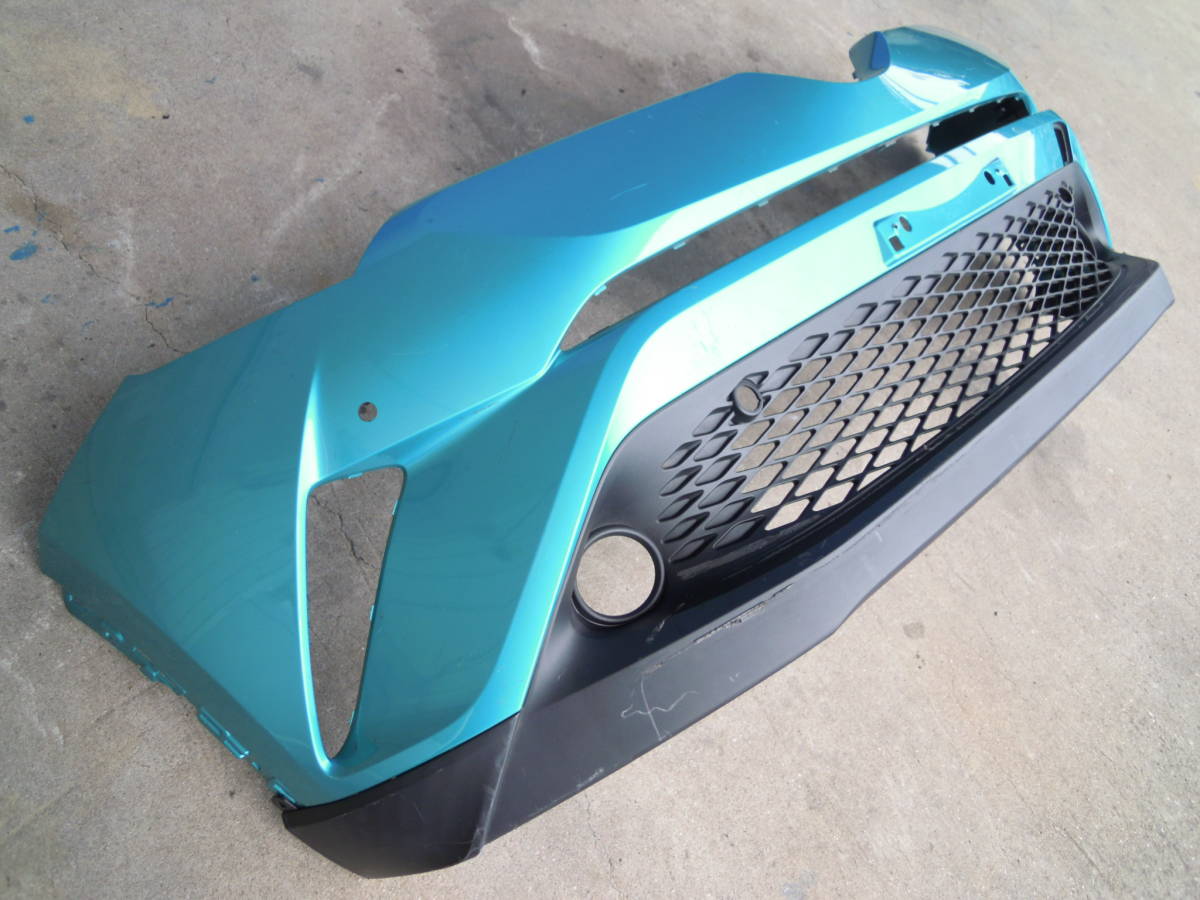 H ZYX10 NGX50 C-HR フロントバンパー 純正 52119-10410 C-HR 前期