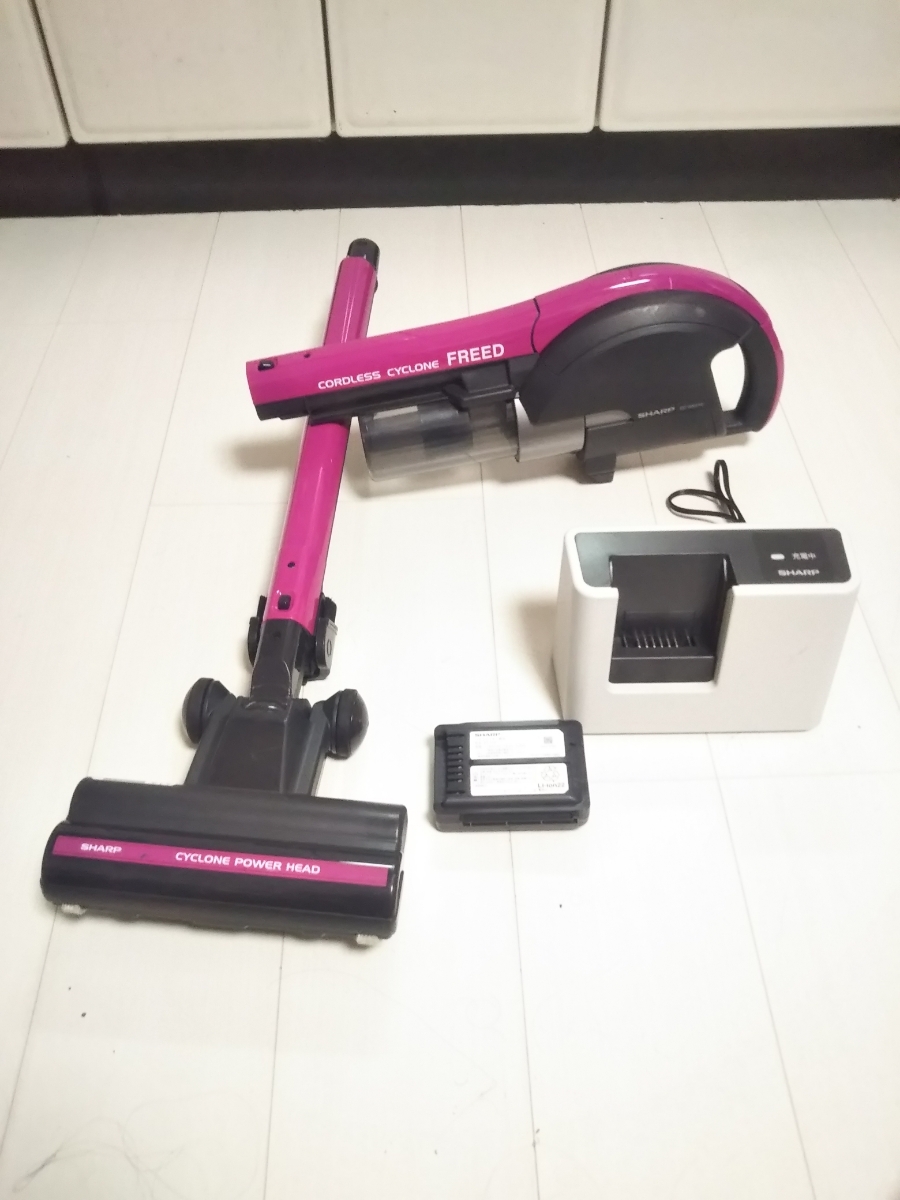 SHARP（シャープ）コードレスサイクロン式掃除機！FREED！EC-SX210