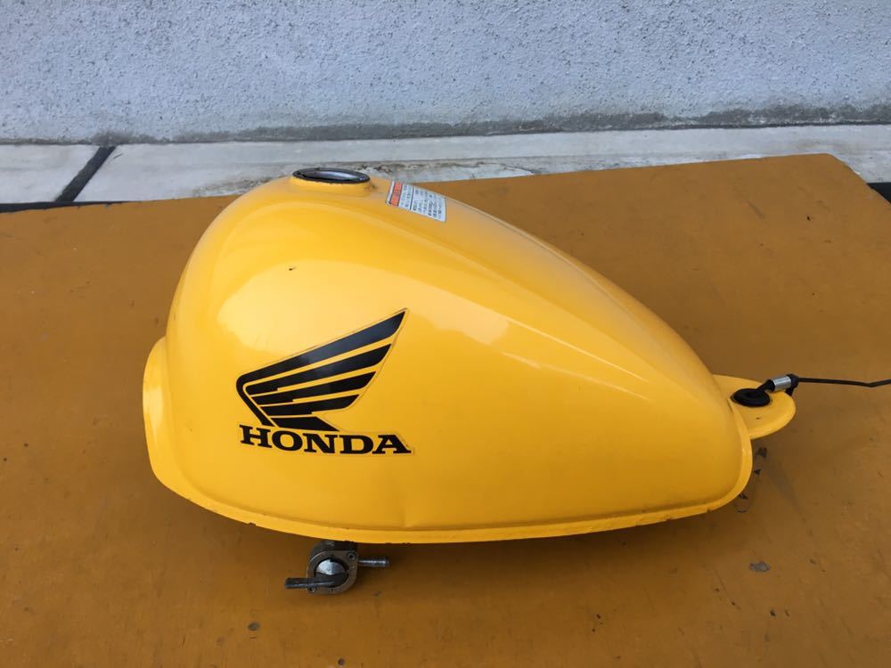 ホンダモンキー５リッタートリコロールカラー燃料タンク未使用品に近い物になります。 ☆ホンダ 5L モンキー 純正 燃料 タンク 中古 Z50J AB27 ゴリラ 【公式