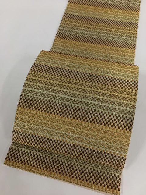【定番，限定セール】 バイセル 着物 名品 袋帯 金色 市松 幾何学 金糸 六通 正絹(仕立て上がり)｜売買されたオークション情報、yahooの商品情報をアーカイブ公開 - オークファン 仕立て上がり