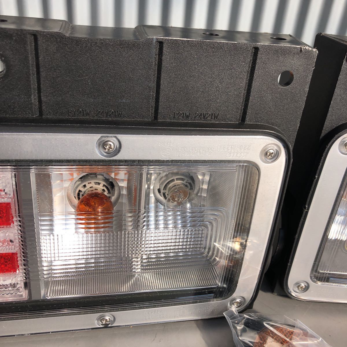 日野 新型 プロフィア テールランプ LED 8 日野 プロフィア