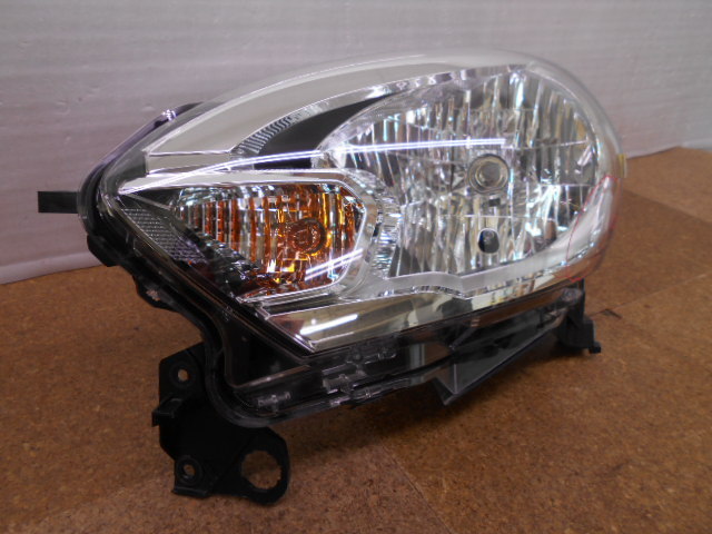 B21A デイズルークス ハロゲン ヘッド 純正 日産 ライト ランプ DBA