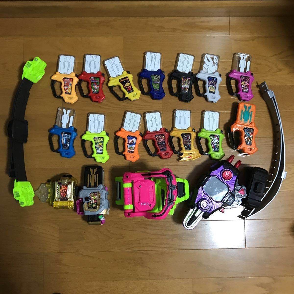 【最新作，人気SALE】 仮面ライダーエグゼイド ゲーマドライバー 変身ベルト ガシャット バグルドライバー セット まとめ なりきり ハイパームテキ 全てDX(仮面ライダー)｜売買されたオークション情報、yahooの商 仮面ライダー