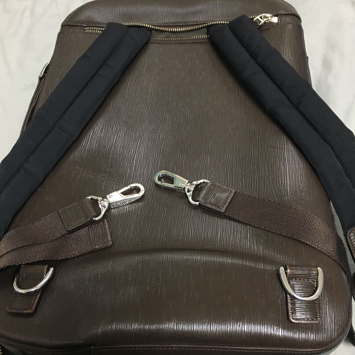 PELLE MORBIDA ペッレモルビダ Capitano キャピターノ エンボスレザー 