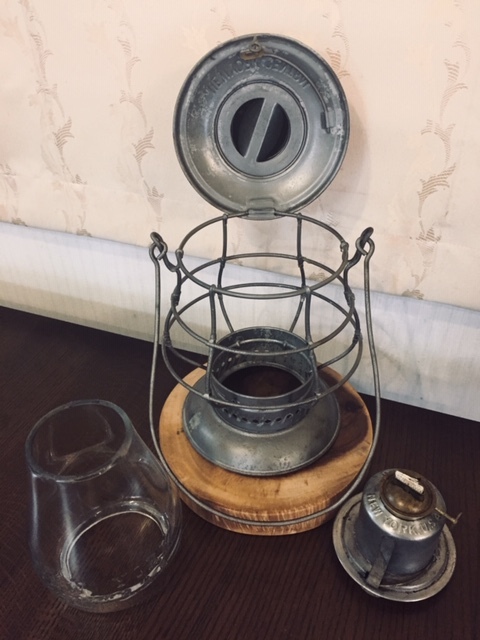 Dietz York New Bottom Bell Central Lantern No. - 0 Railroad Antique Globe No.6 lantern Etched