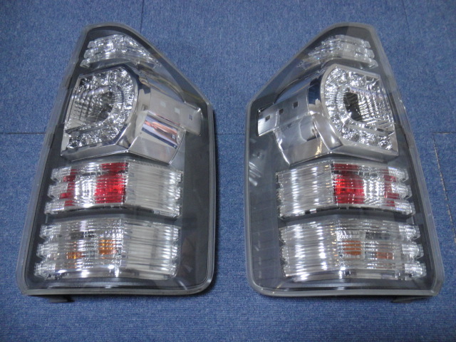 ヴォクシー 70系 ノア 後期 テールランプ 純正 左右セット 美品 トヨタ