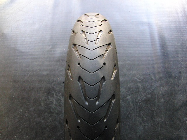 単品中古タイヤ!ミシュラン◎ロード5. 120/70ZR17. お831:20022 □