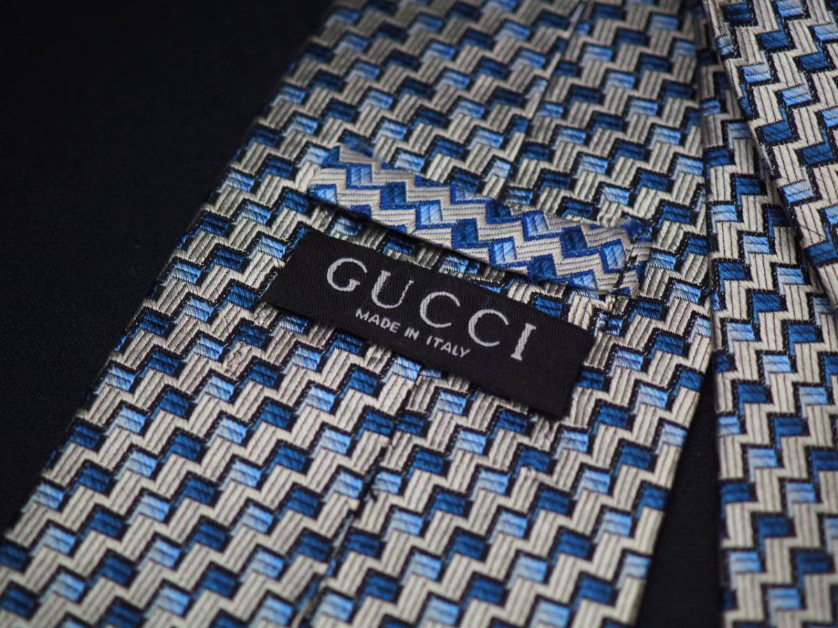 GUCCI グッチ ネイビー×水色 幾何学模様 シルク製 ネクタイ イタリア製