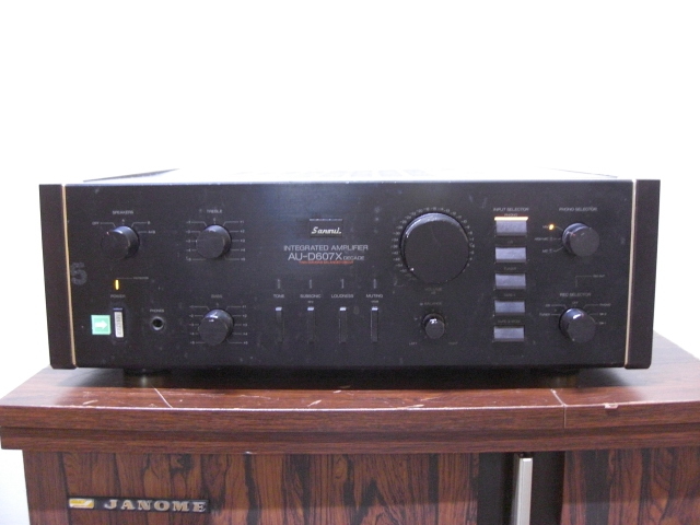 ジャンク品。au-d607X DECADE sansui サンスイ au-d 607 x decade AU