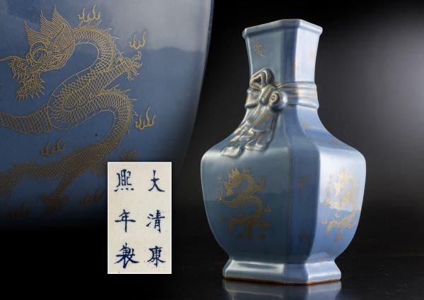 中国美術　大清康熙年製　藍釉　花入　h21㎝　東S8-0525☆2F 中国美術 清 康熙年製 金彩青釉 花瓶 中国美術大清康熙年製藍釉花入h21