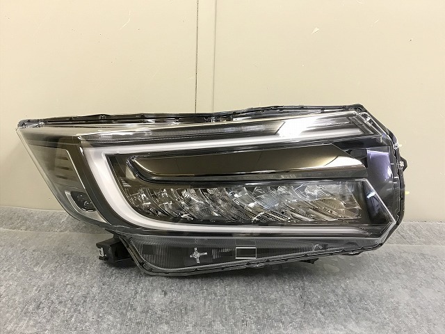 ステップワゴンスパーダ RP3/RP4/RP5 後期 ブラックスタイル LED 純正 