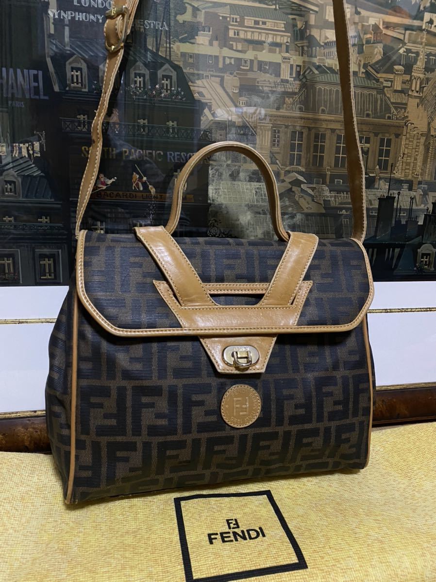 限定セール，爆買い ヴィンテージ FENDI フェンディ ズッカ柄 レザー 2WAY ショルダーバッグ ハンドバッグ E58DAO03072(ショルダーバッグ)｜売買されたオークション情報、yahooの商品情報をアーカイブ公開 - オークフ かばん、バッグ