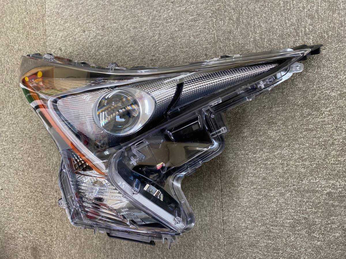 車 プリウス 50系 右ヘッドランプユニット 81145-47691