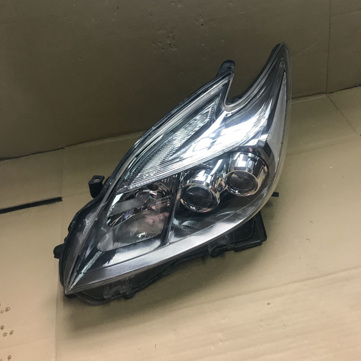 トヨタ純正 ZVW30 プリウス 30系 後期 LED ヘッドライト ヘッドランプ 