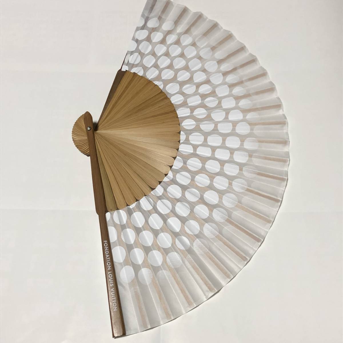 日本未発売 ルイ・ヴィトン美術館限定 Fondation Louis Vuitton Fan  