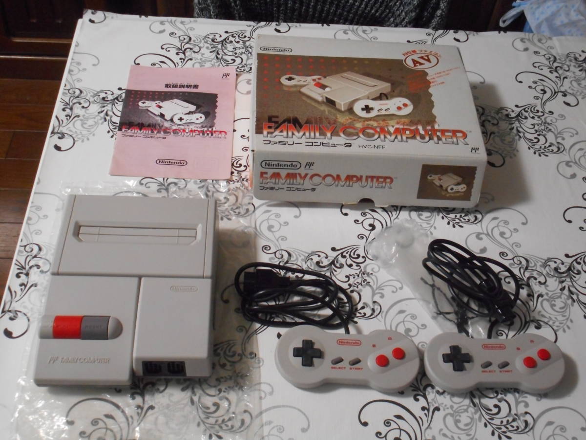完品 美品 AVファミコン ニューファミコン 本体 ニューファミコン 本体