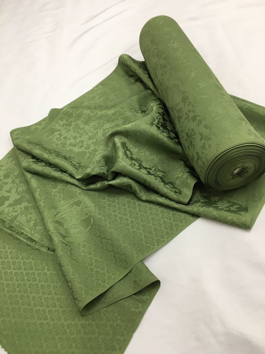 【新品，新作】 反物屋 色無地 地紋おこし 紋意匠 グリーン 艶感あり 反物 刺繍のような地紋おこし 正絹 八掛付き 長さ 13m 幅 38cm 品(女性和服、着物)｜売買されたオークション情報、yahooの商品情報をアーカ その他