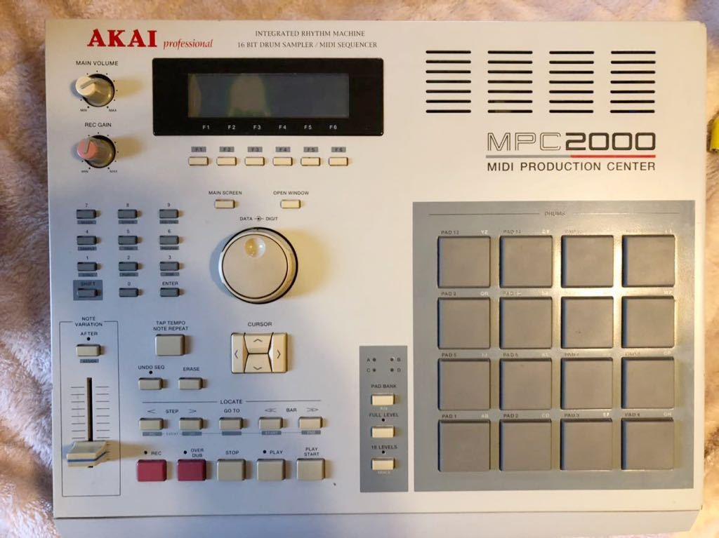 D*A様 早い者勝ち！美品 ! AKAI MPC2000 MIDI 動作品 AKAI MPC2000 ジャンク品 即決 サンプラー AKAI 【公式通販】