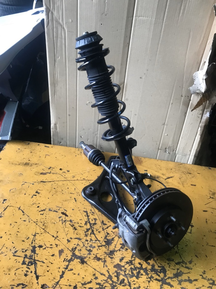 大得価，限定セール E12 ノート 左 ストラット ナックル ASSY ロアアーム/ドライブシャフト付 品 013005 Y(日産用)｜売買されたオークション情報、yahooの商品情報をアーカイブ公開 - オークファン その他