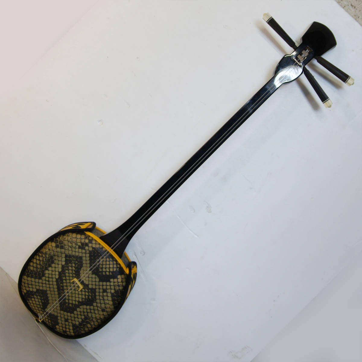 三線 ジャンク品 糸巻き破損 沖縄楽器 大口販売 三線 サンシン 蛇皮線 ジャミセン 沖縄 弦楽器 美品 弦切れ