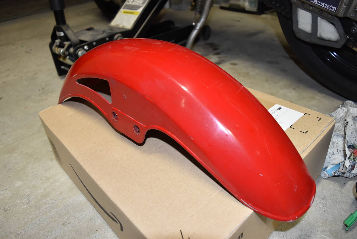 Y26-0616】KAWASAKI GPZ400F用 純正フロントフェンダー 中古品/GPZ400F 