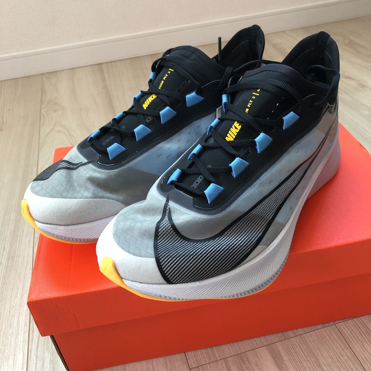 人気定番，高品質 27.5㎝ ナイキ ズーム フライ 3 NIKE ZOOM FLY 3 AT8240 102 メンズ NIKE ホワイト&times;ブラック 即発送可能(27.5cm)｜売買されたオークション情報、yahooの商品情報をアーカイブ公開 - オークファン 27.5cm