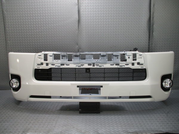 新車外し トヨタ純正 200系 ハイエース 5型 標準 ナロー フロント